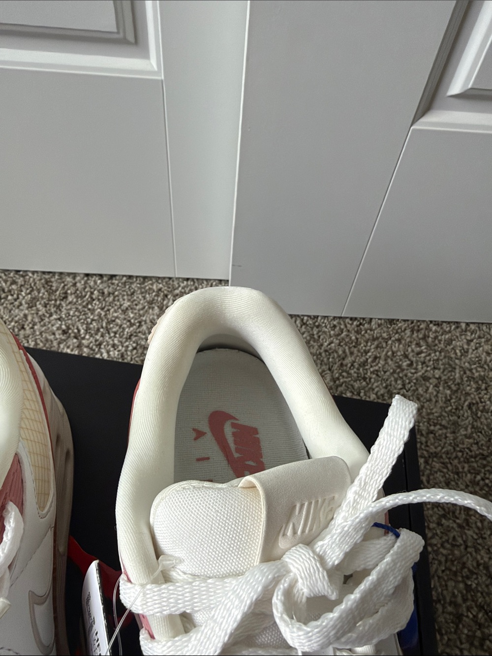 Nike Women’s Air Max 90 LV8 Platform Sneaker - White & Pink, size 7.5 Women’s - Picture 7 of 16